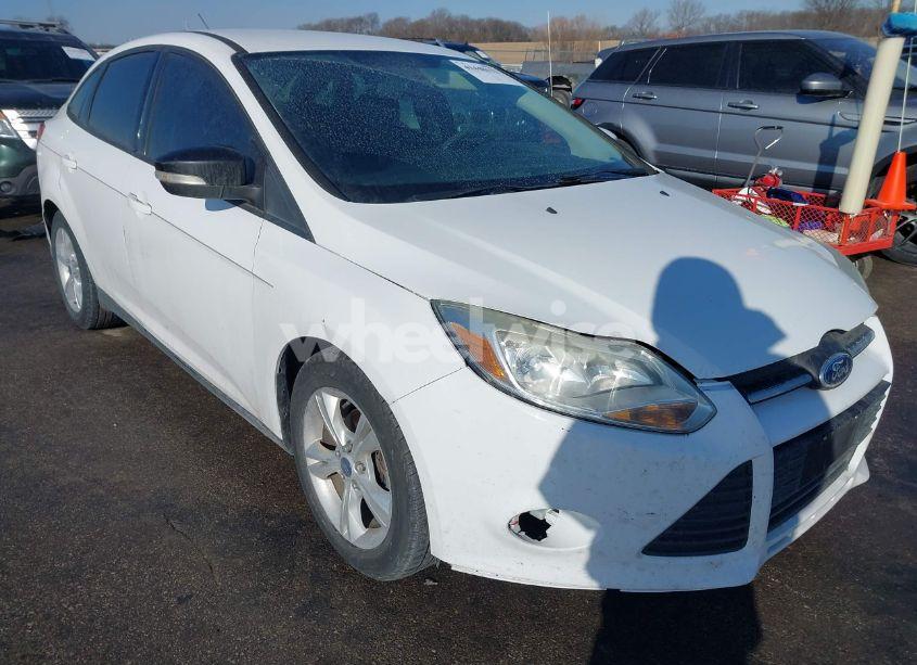 2014 Ford Focus SE (VIN 1FADP3F23EL374220) main photo