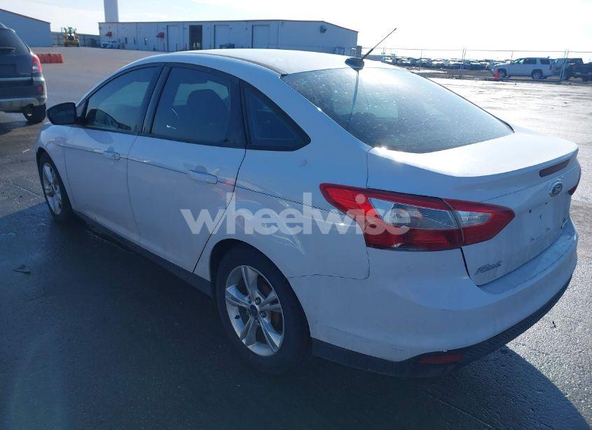 Photo 3 of 2014 Ford Focus SE (VIN 1FADP3F23EL374220)