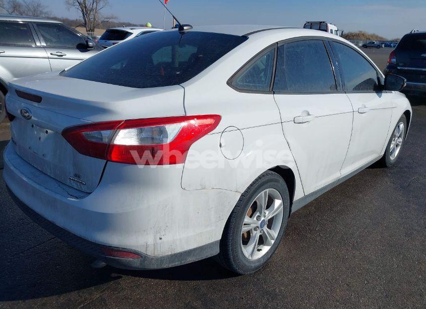 Photo 4 of 2014 Ford Focus SE (VIN 1FADP3F23EL374220)