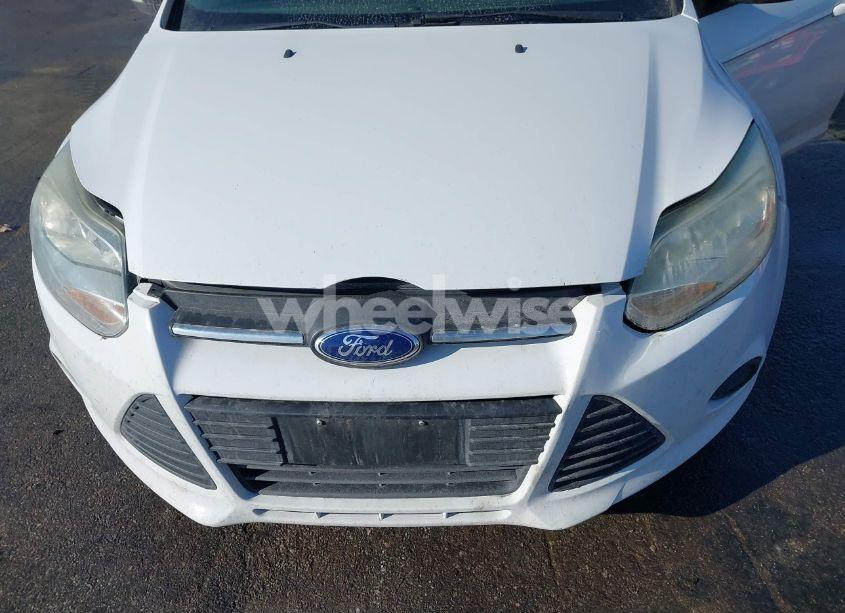 Photo 6 of 2014 Ford Focus SE (VIN 1FADP3F23EL374220)