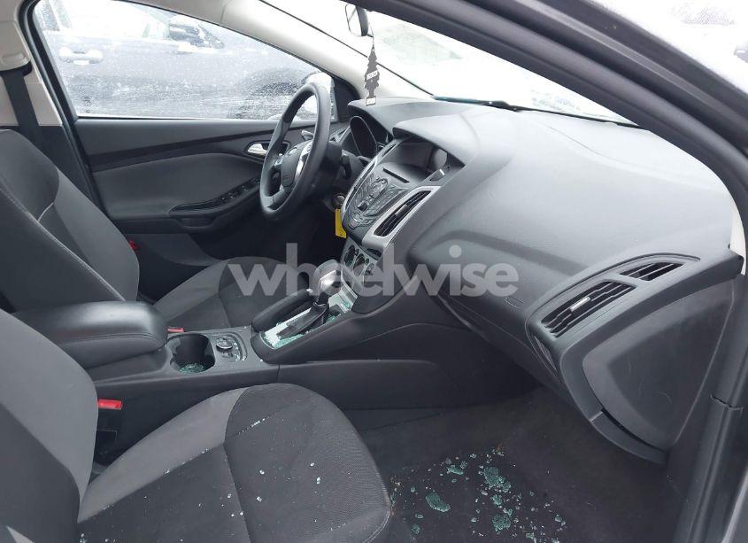 Photo 5 of 2014 Ford Focus SE (VIN 1FADP3F23EL391020)