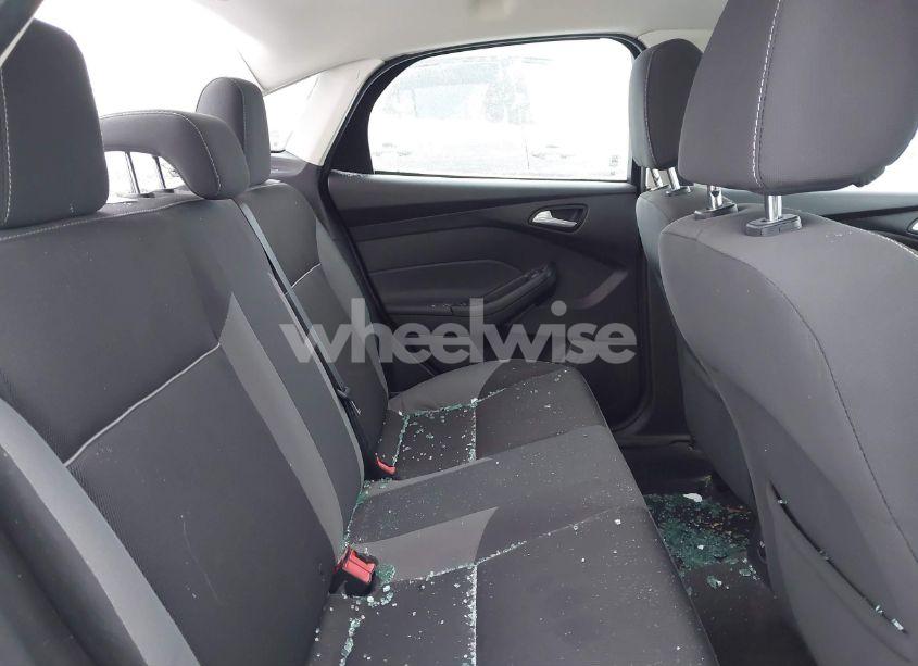 Photo 8 of 2014 Ford Focus SE (VIN 1FADP3F23EL391020)