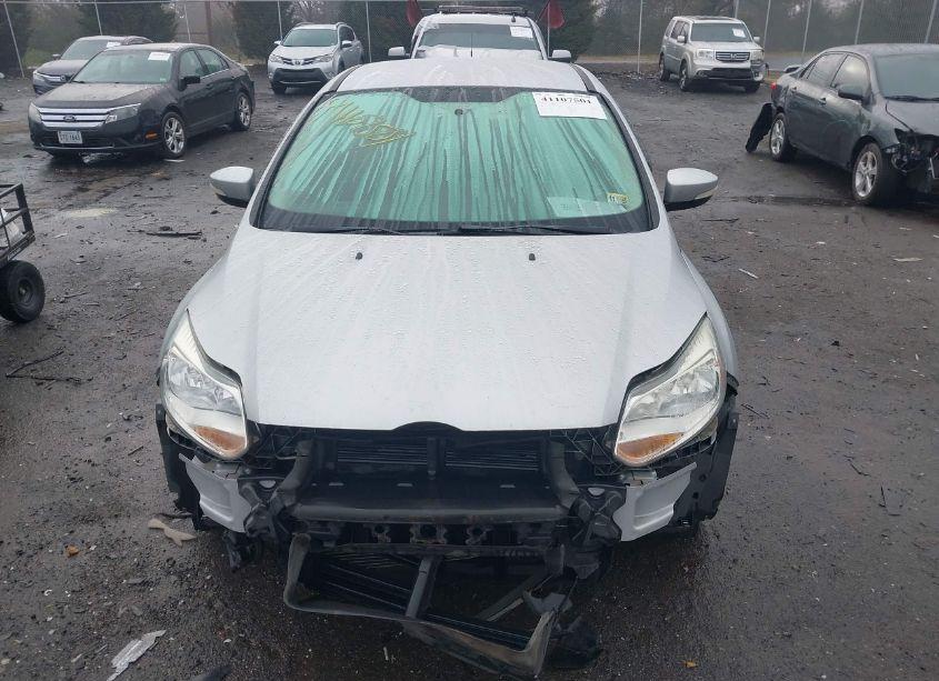 Photo 12 of 2014 Ford Focus SE (VIN 1FADP3F23EL404915)