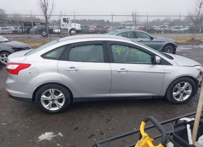 Photo 13 of 2014 Ford Focus SE (VIN 1FADP3F23EL404915)