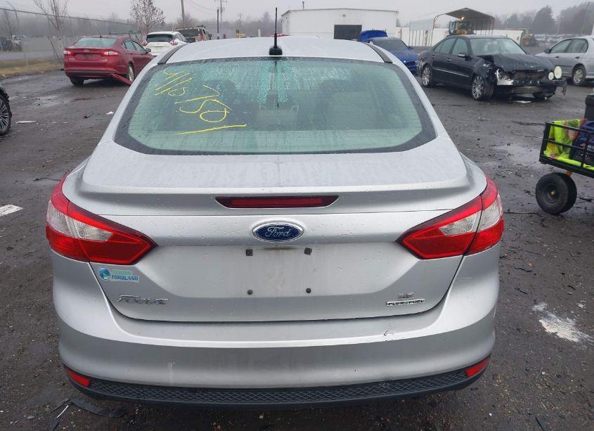 Photo 16 of 2014 Ford Focus SE (VIN 1FADP3F23EL404915)