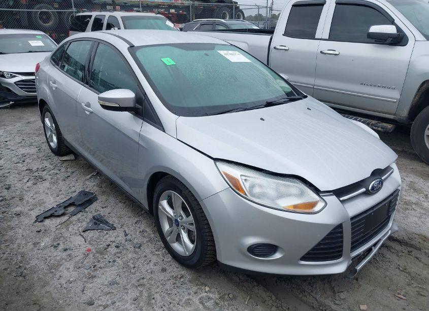 2014 Ford Focus SE (VIN 1FADP3F23EL405336) main photo