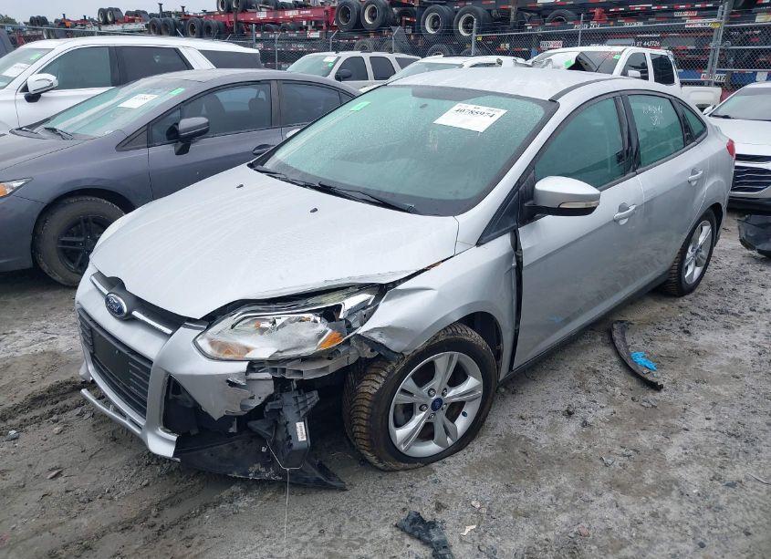 Photo 2 of 2014 Ford Focus SE (VIN 1FADP3F23EL405336)