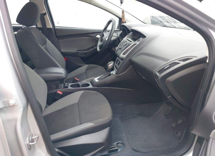 Photo 5 of 2014 Ford Focus SE (VIN 1FADP3F23EL405336)