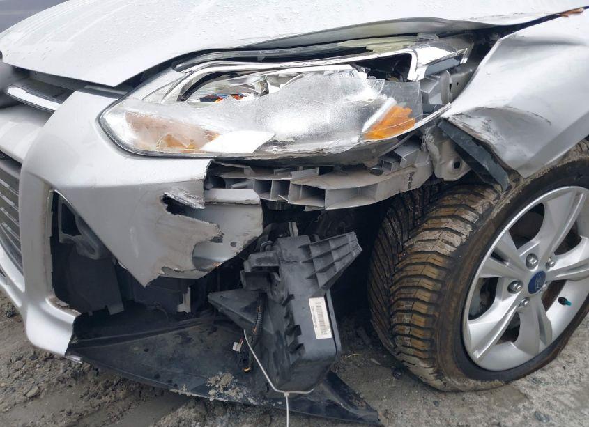 Photo 6 of 2014 Ford Focus SE (VIN 1FADP3F23EL405336)