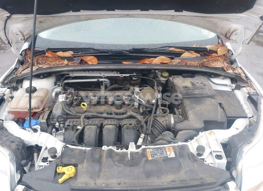 Photo 10 of 2014 Ford Focus SE (VIN 1FADP3F23EL425828)