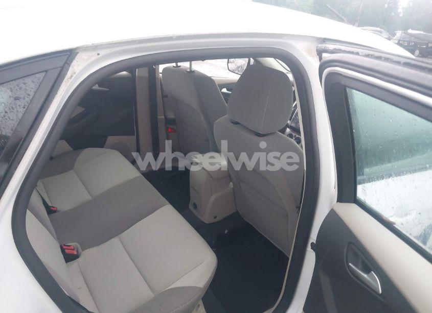 Photo 8 of 2014 Ford Focus SE (VIN 1FADP3F23EL425828)