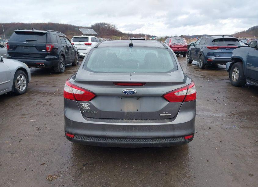 Photo 16 of 2014 Ford Focus SE (VIN 1FADP3F23EL427269)