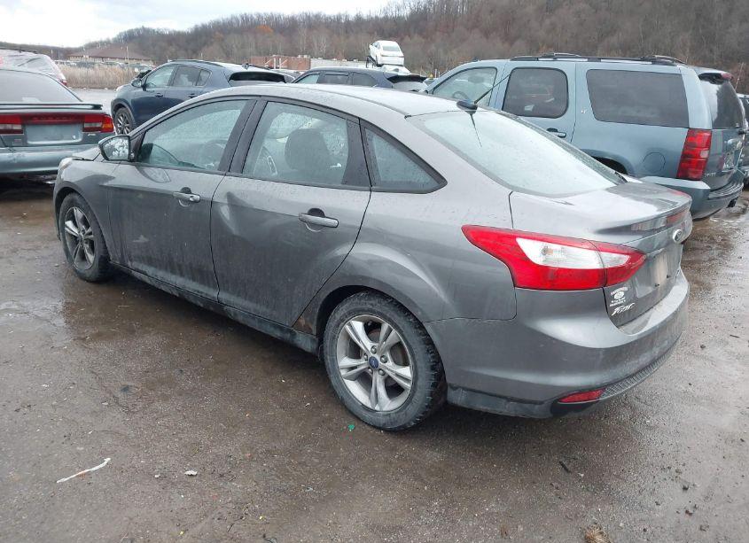 Photo 3 of 2014 Ford Focus SE (VIN 1FADP3F23EL427269)