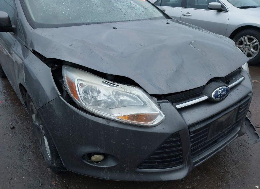 Photo 6 of 2014 Ford Focus SE (VIN 1FADP3F23EL427269)