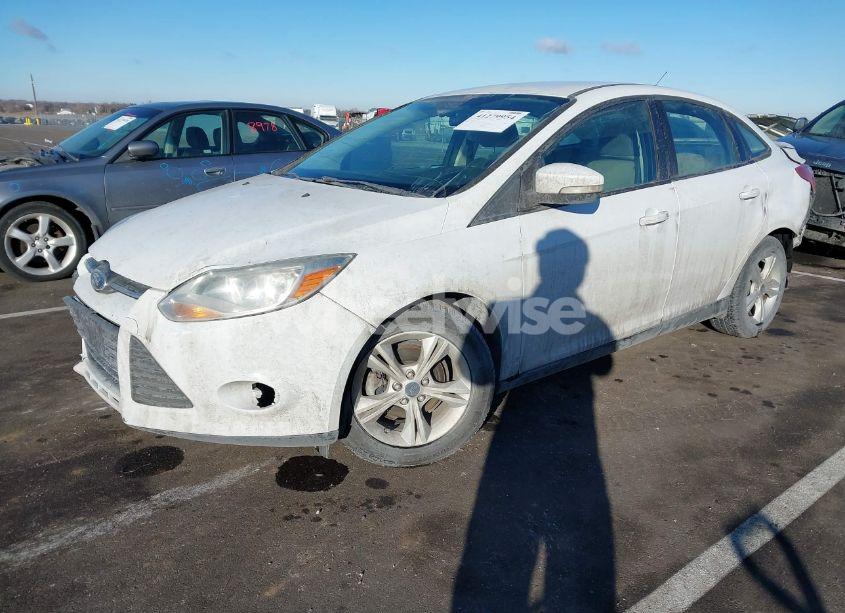 Photo 2 of 2014 Ford Focus SE (VIN 1FADP3F23EL431256)
