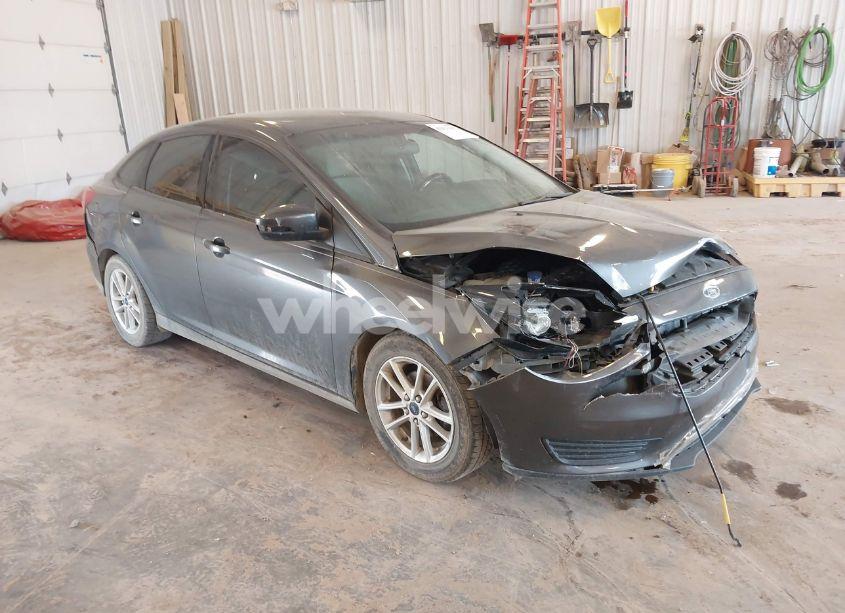 2015 Ford Focus SE (VIN 1FADP3F23FL216154) main photo