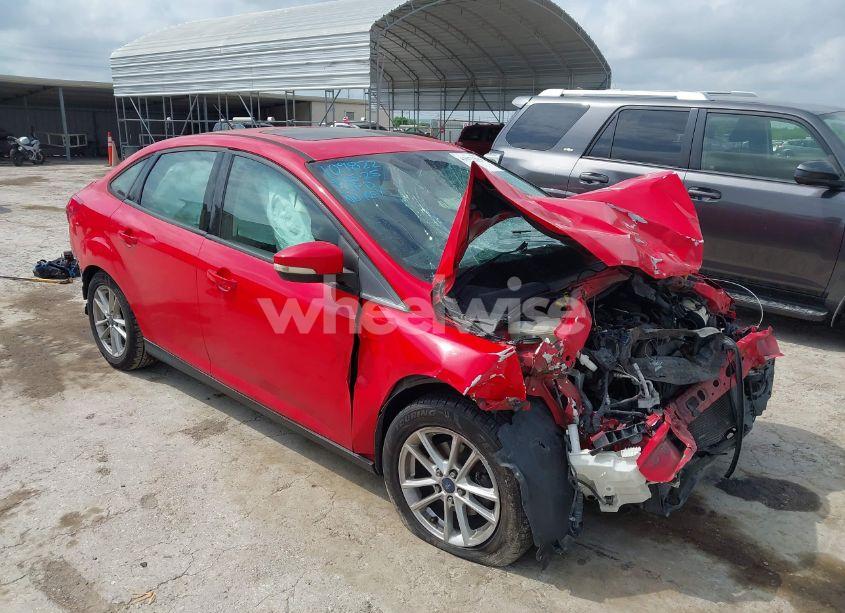 2015 Ford Focus SE (VIN 1FADP3F23FL233620) main photo
