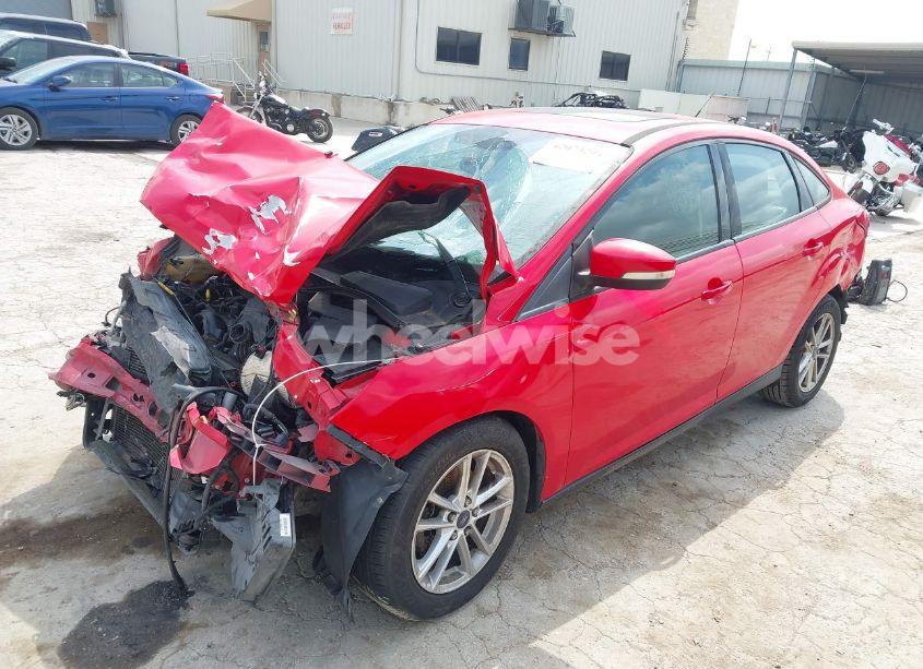 Photo 2 of 2015 Ford Focus SE (VIN 1FADP3F23FL233620)