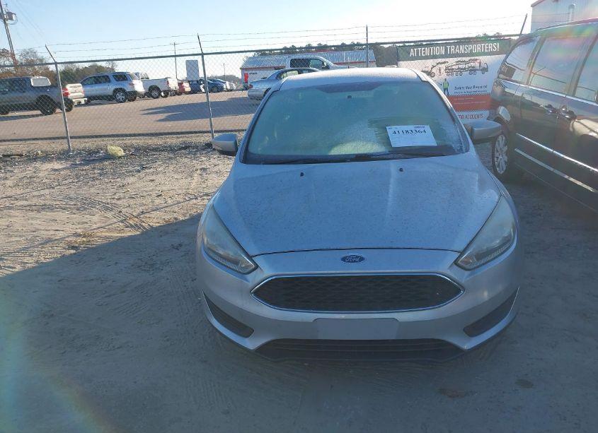 Photo 6 of 2015 Ford Focus SE (VIN 1FADP3F23FL238090)