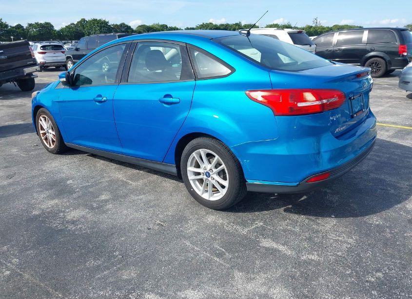 Photo 3 of 2015 Ford Focus SE (VIN 1FADP3F23FL240132)