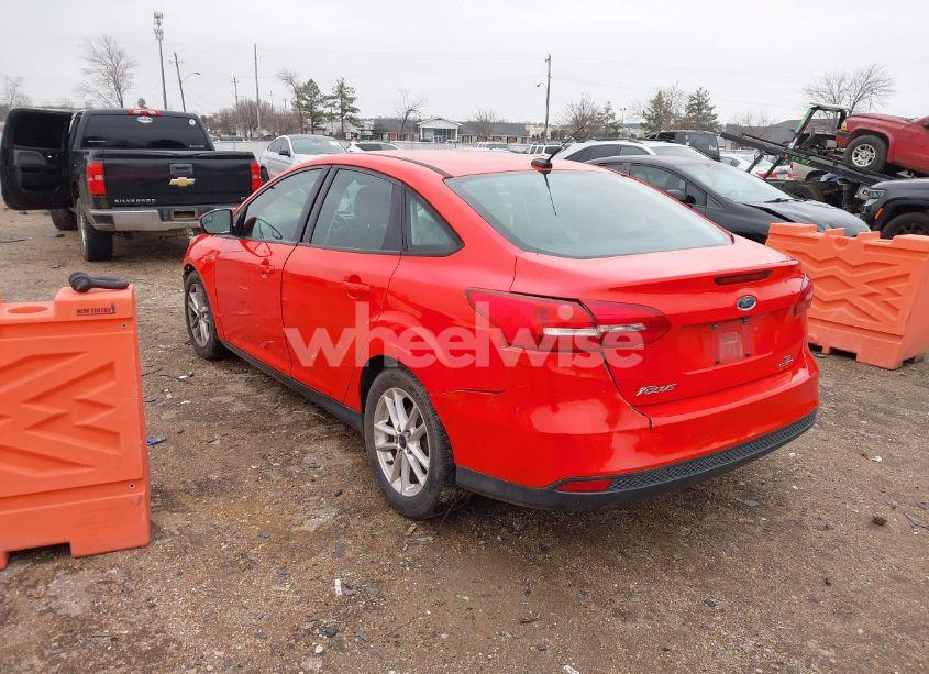Photo 3 of 2015 Ford Focus SE (VIN 1FADP3F23FL249705)