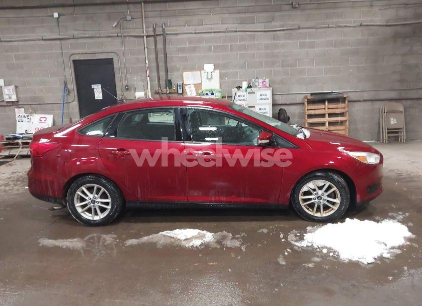 Photo 13 of 2015 Ford Focus SE (VIN 1FADP3F23FL251972)