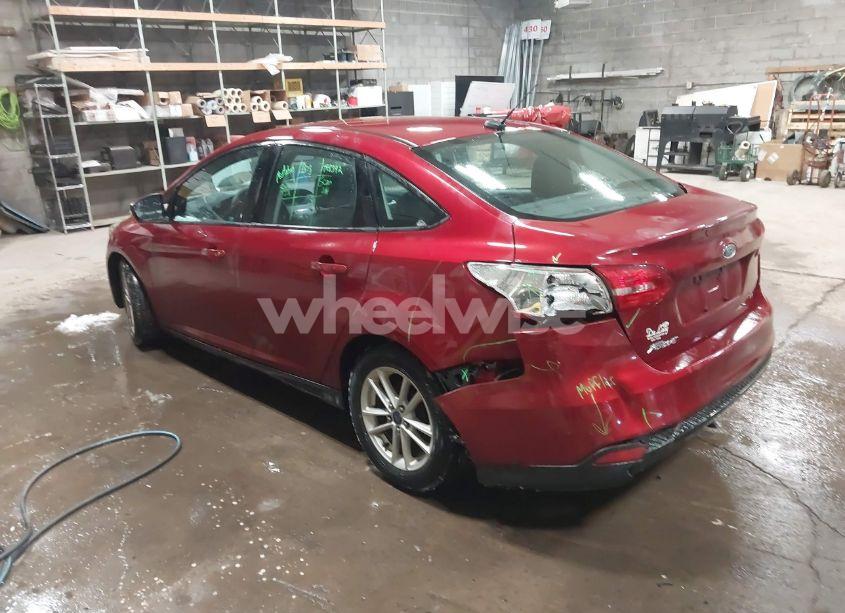 Photo 3 of 2015 Ford Focus SE (VIN 1FADP3F23FL251972)