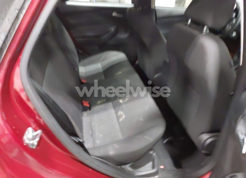 Photo 8 of 2015 Ford Focus SE (VIN 1FADP3F23FL251972)