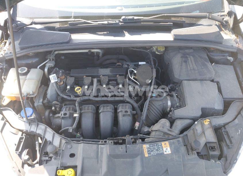 Photo 10 of 2015 Ford Focus SE (VIN 1FADP3F23FL258730)