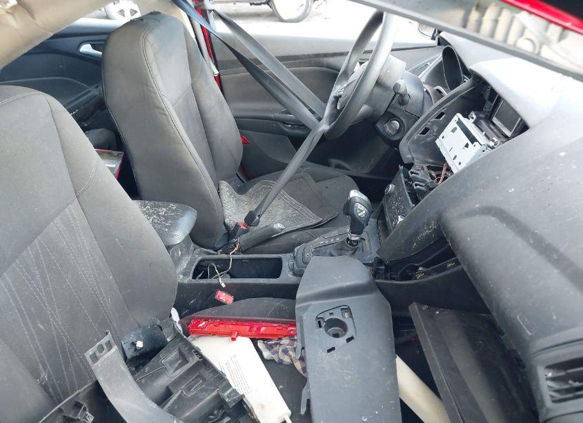 Photo 5 of 2015 Ford Focus SE (VIN 1FADP3F23FL280033)