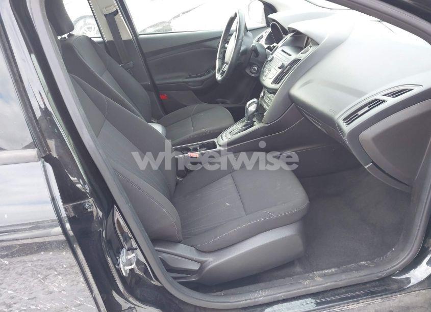 Photo 5 of 2015 Ford Focus SE (VIN 1FADP3F23FL280307)