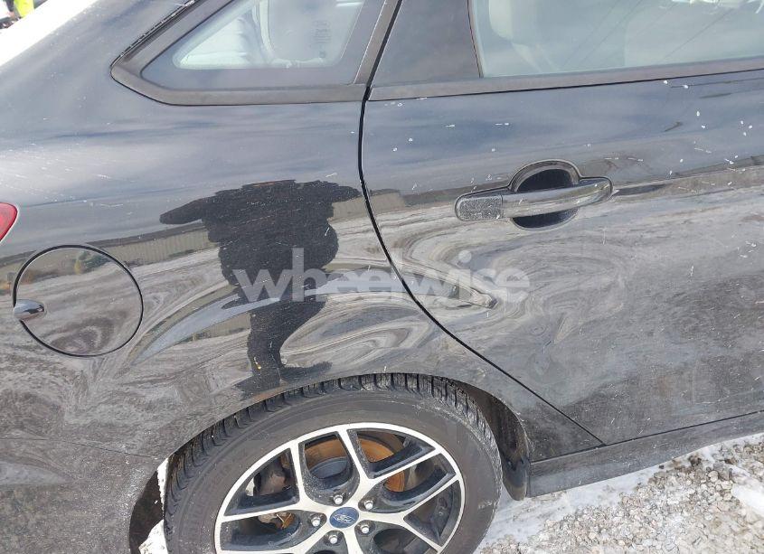 Photo 6 of 2015 Ford Focus SE (VIN 1FADP3F23FL280307)