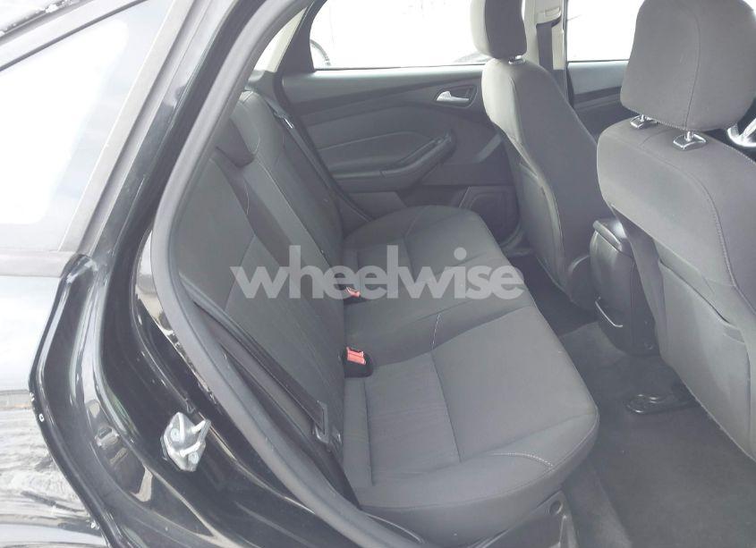 Photo 8 of 2015 Ford Focus SE (VIN 1FADP3F23FL280307)