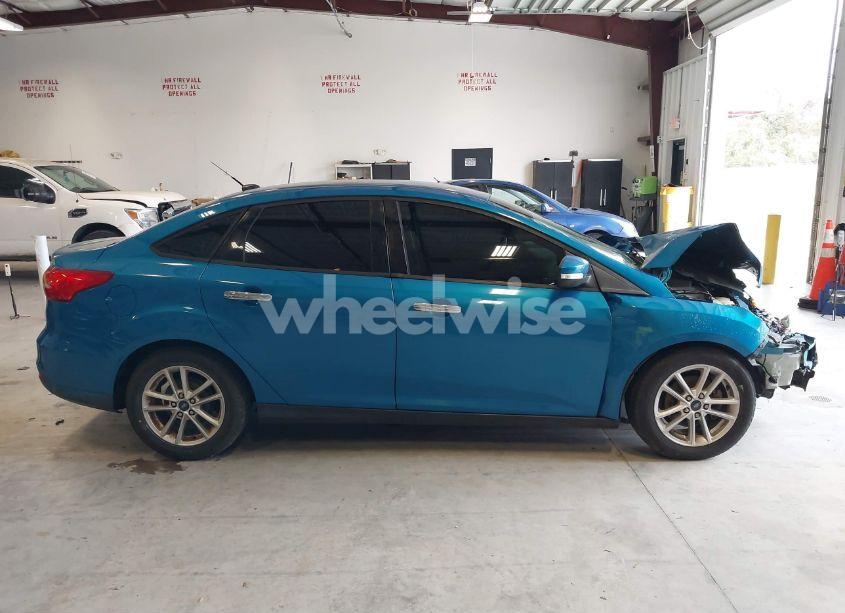 Photo 13 of 2015 Ford Focus SE (VIN 1FADP3F23FL318084)