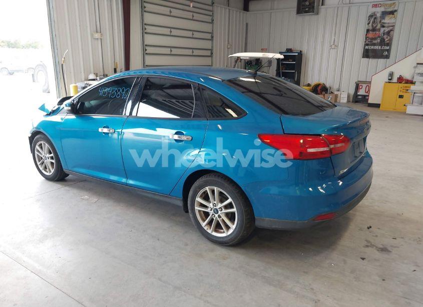 Photo 3 of 2015 Ford Focus SE (VIN 1FADP3F23FL318084)