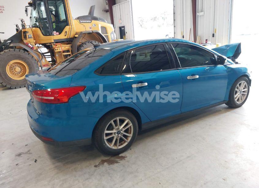 Photo 4 of 2015 Ford Focus SE (VIN 1FADP3F23FL318084)