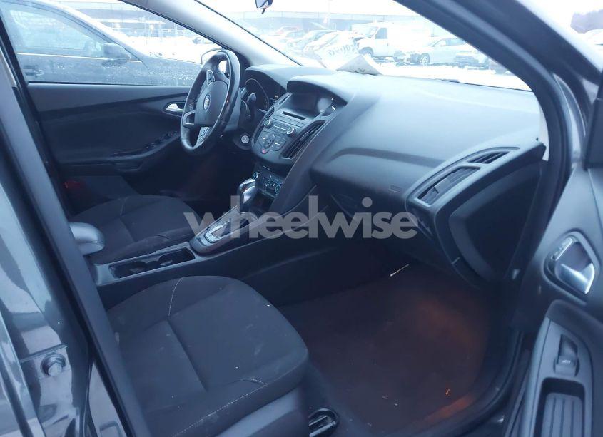 Photo 5 of 2015 Ford Focus SE (VIN 1FADP3F23FL333961)