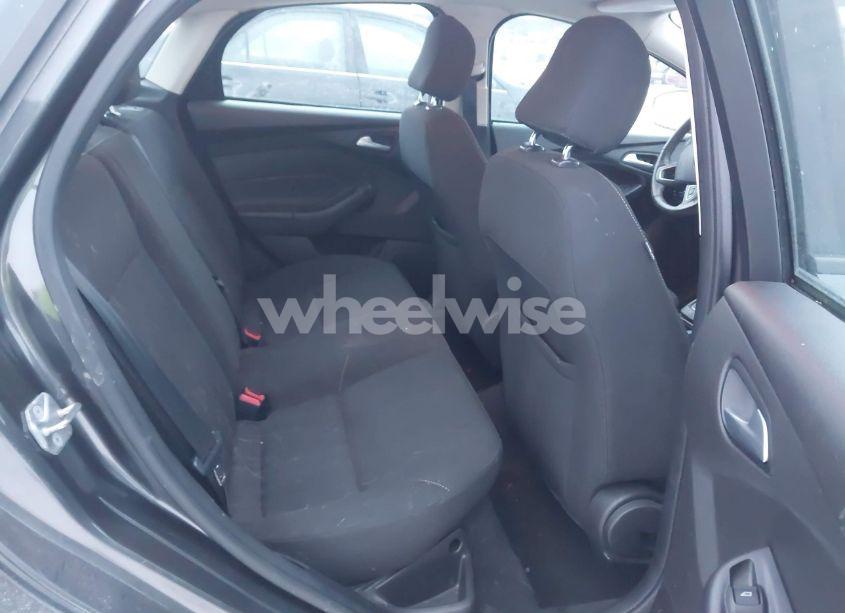 Photo 8 of 2015 Ford Focus SE (VIN 1FADP3F23FL333961)