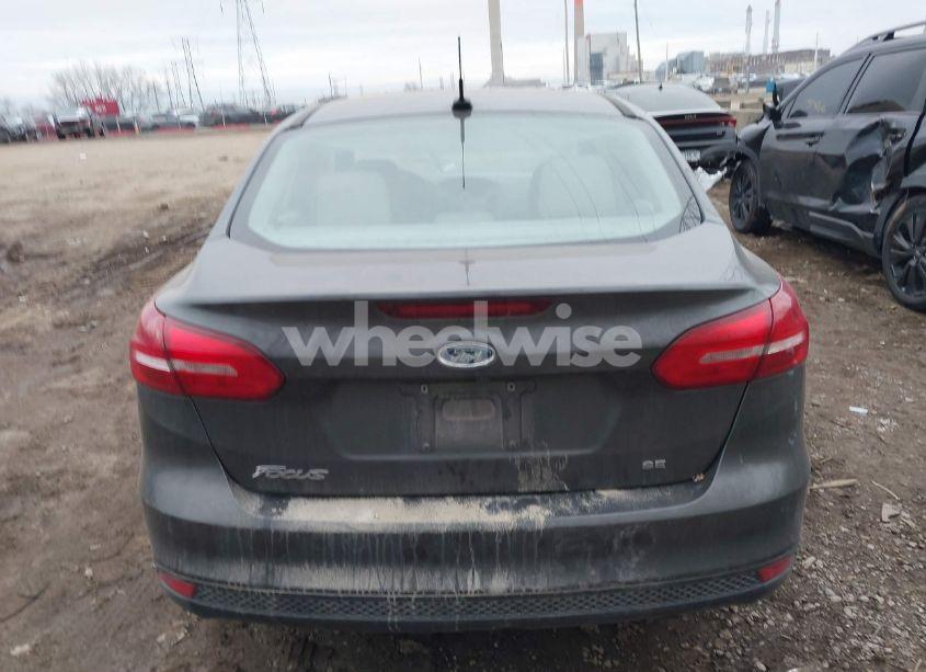 Photo 16 of 2015 Ford Focus SE (VIN 1FADP3F23FL336536)