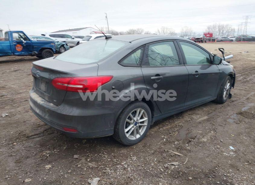 Photo 4 of 2015 Ford Focus SE (VIN 1FADP3F23FL336536)