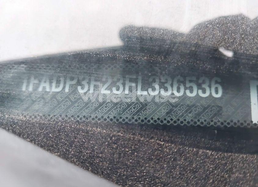 Photo 9 of 2015 Ford Focus SE (VIN 1FADP3F23FL336536)