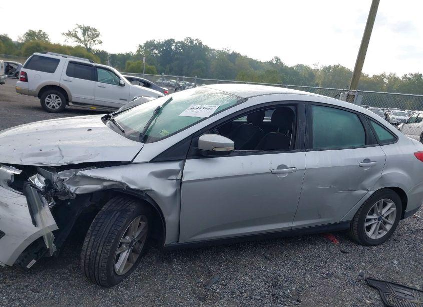 Photo 14 of 2015 Ford Focus SE (VIN 1FADP3F23FL344460)