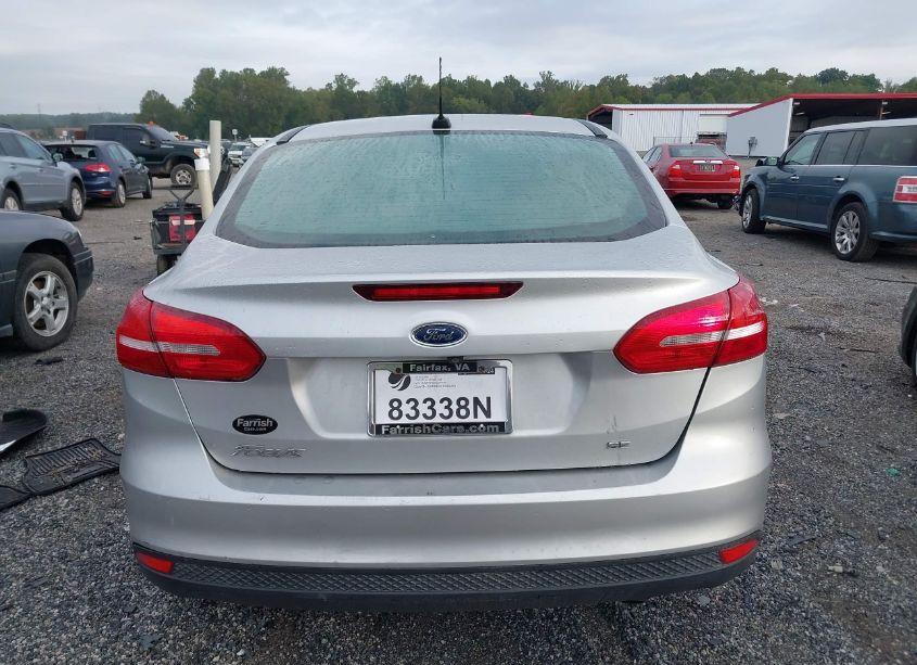 Photo 16 of 2015 Ford Focus SE (VIN 1FADP3F23FL344460)