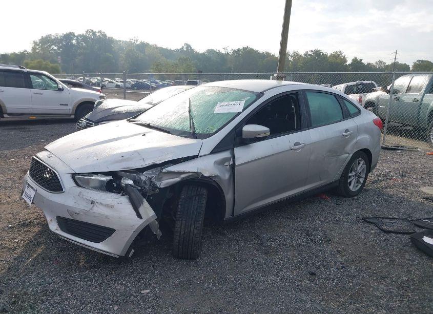 Photo 2 of 2015 Ford Focus SE (VIN 1FADP3F23FL344460)