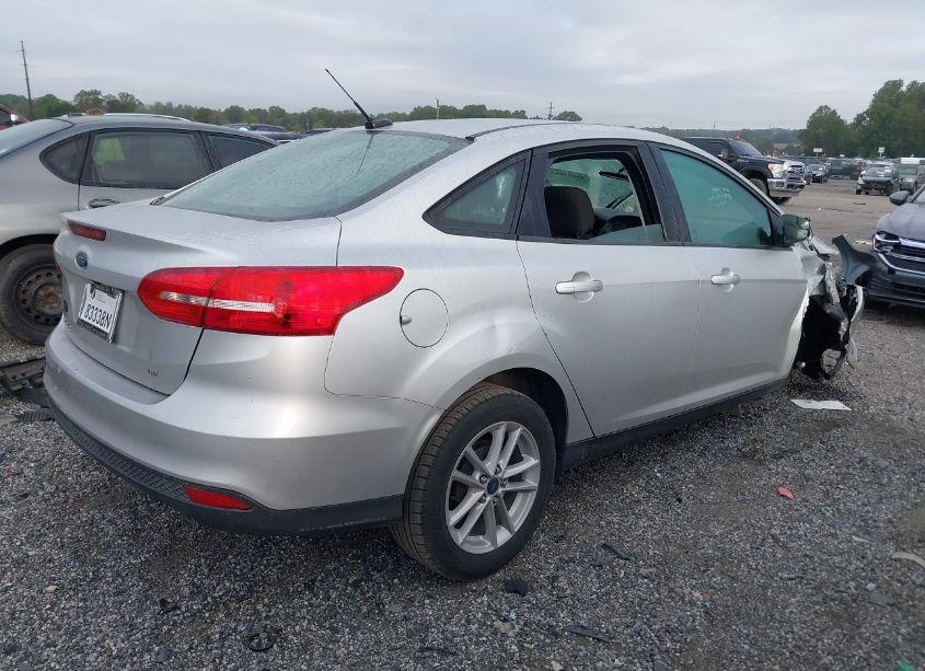 Photo 4 of 2015 Ford Focus SE (VIN 1FADP3F23FL344460)
