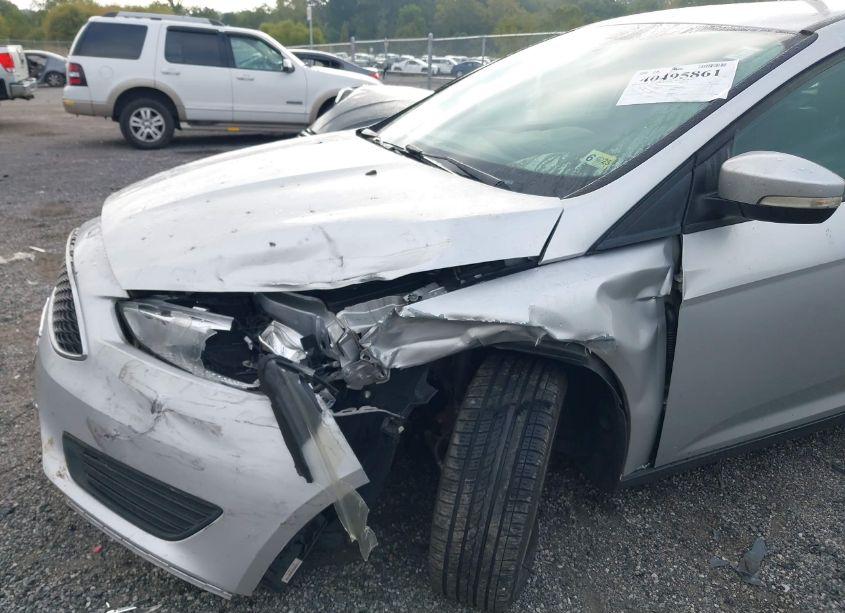 Photo 6 of 2015 Ford Focus SE (VIN 1FADP3F23FL344460)