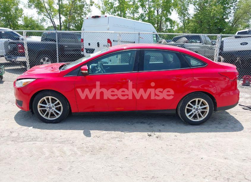 Photo 14 of 2015 Ford Focus SE (VIN 1FADP3F23FL354468)