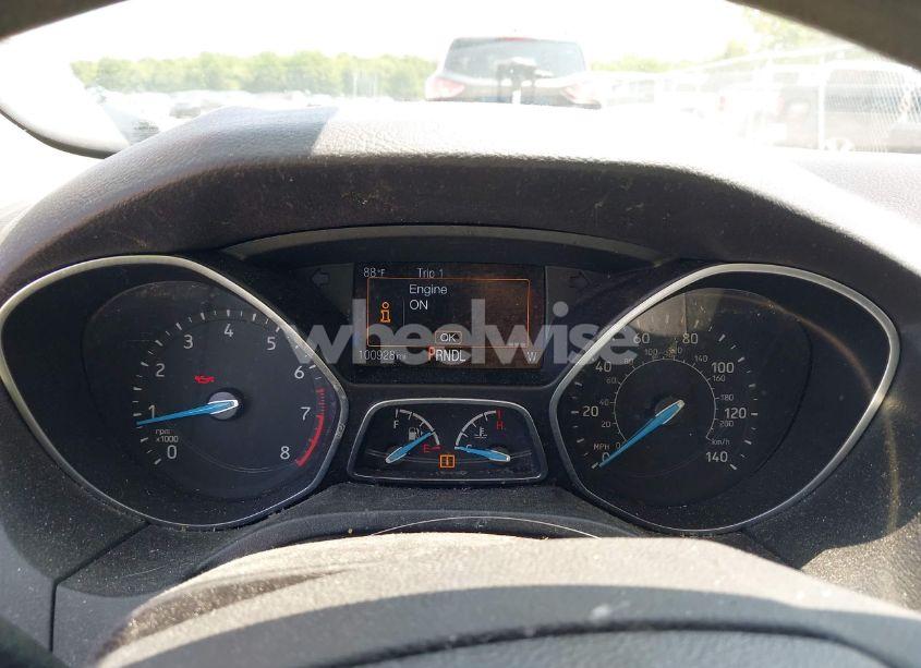 Photo 15 of 2015 Ford Focus SE (VIN 1FADP3F23FL354468)