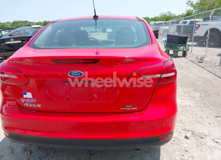 Photo 16 of 2015 Ford Focus SE (VIN 1FADP3F23FL354468)