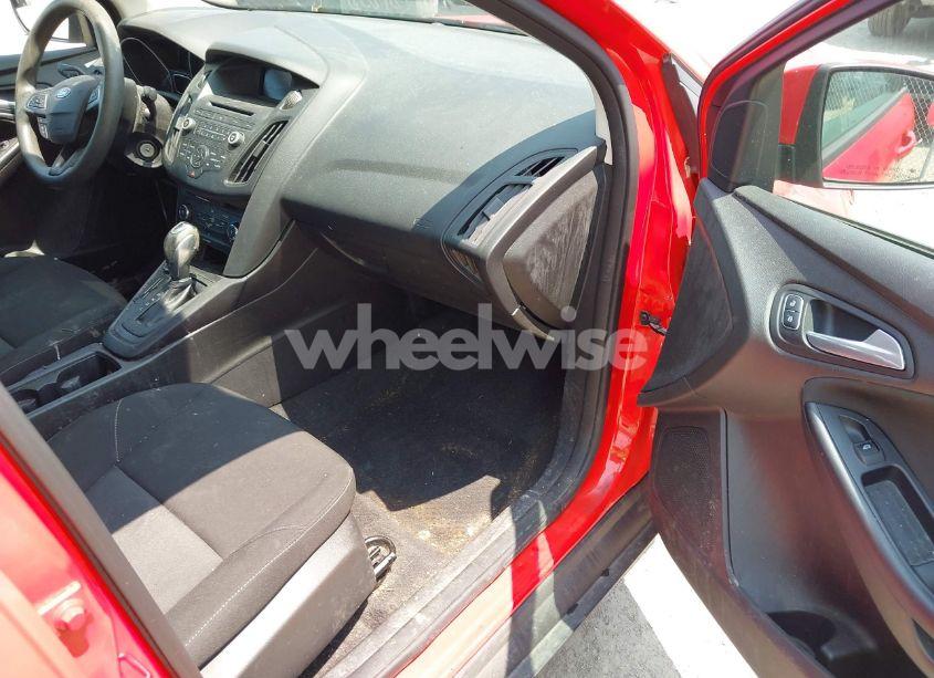 Photo 5 of 2015 Ford Focus SE (VIN 1FADP3F23FL354468)